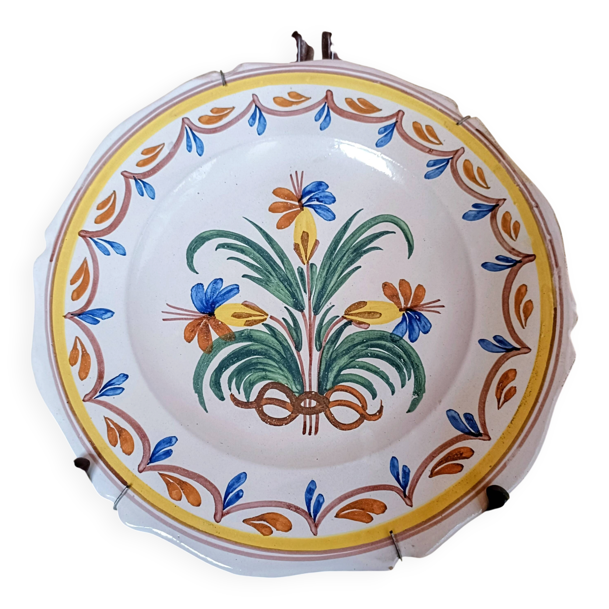 Assiette en faïence Nevers 18è