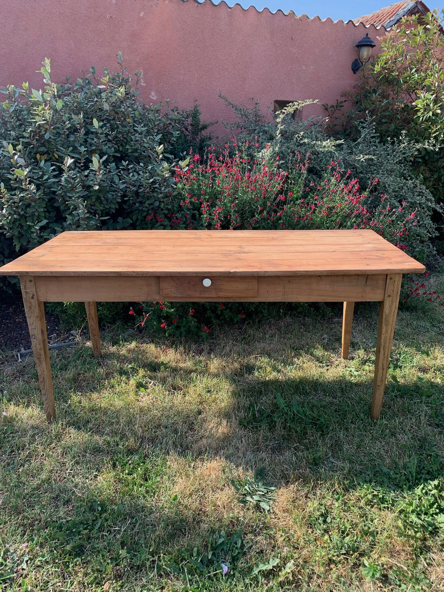 Farm table