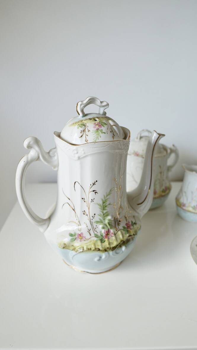 Limoges porcelain coffee pot Barny Rigoni & Langle (19th century)