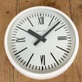 Horloge murale industrielle soviétique blanche d’usine de bakélite de Strela, années 1980