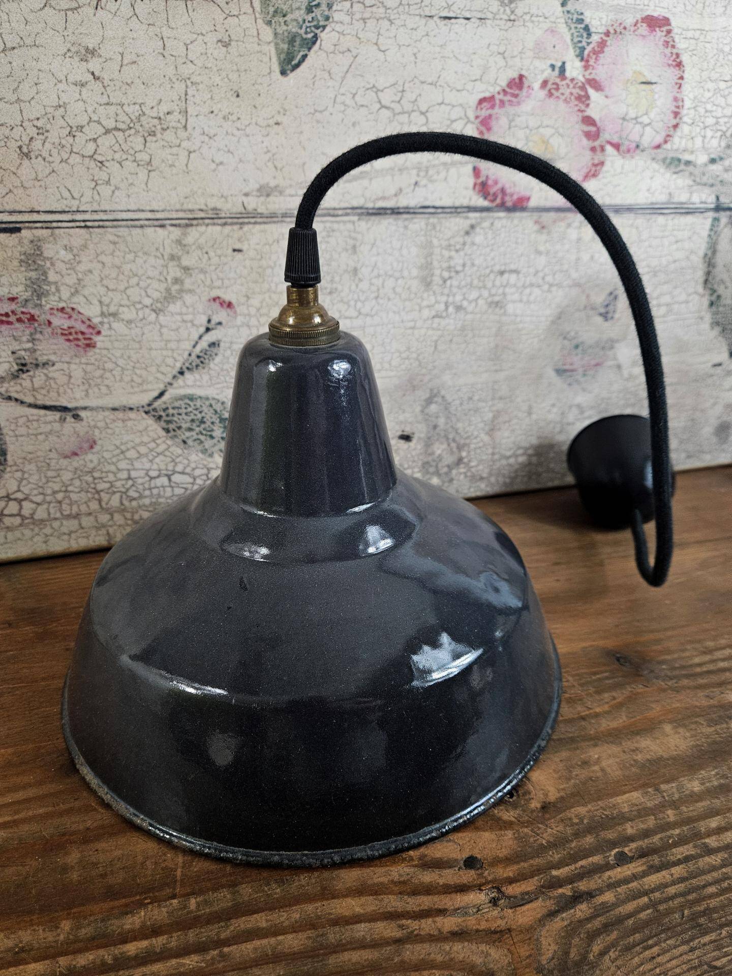 Enamelled suspension