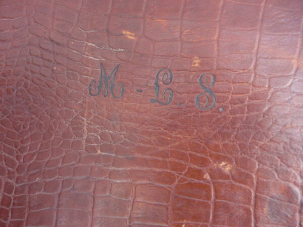 Valise cuir et laiton XIX ème monogrammée MCS
