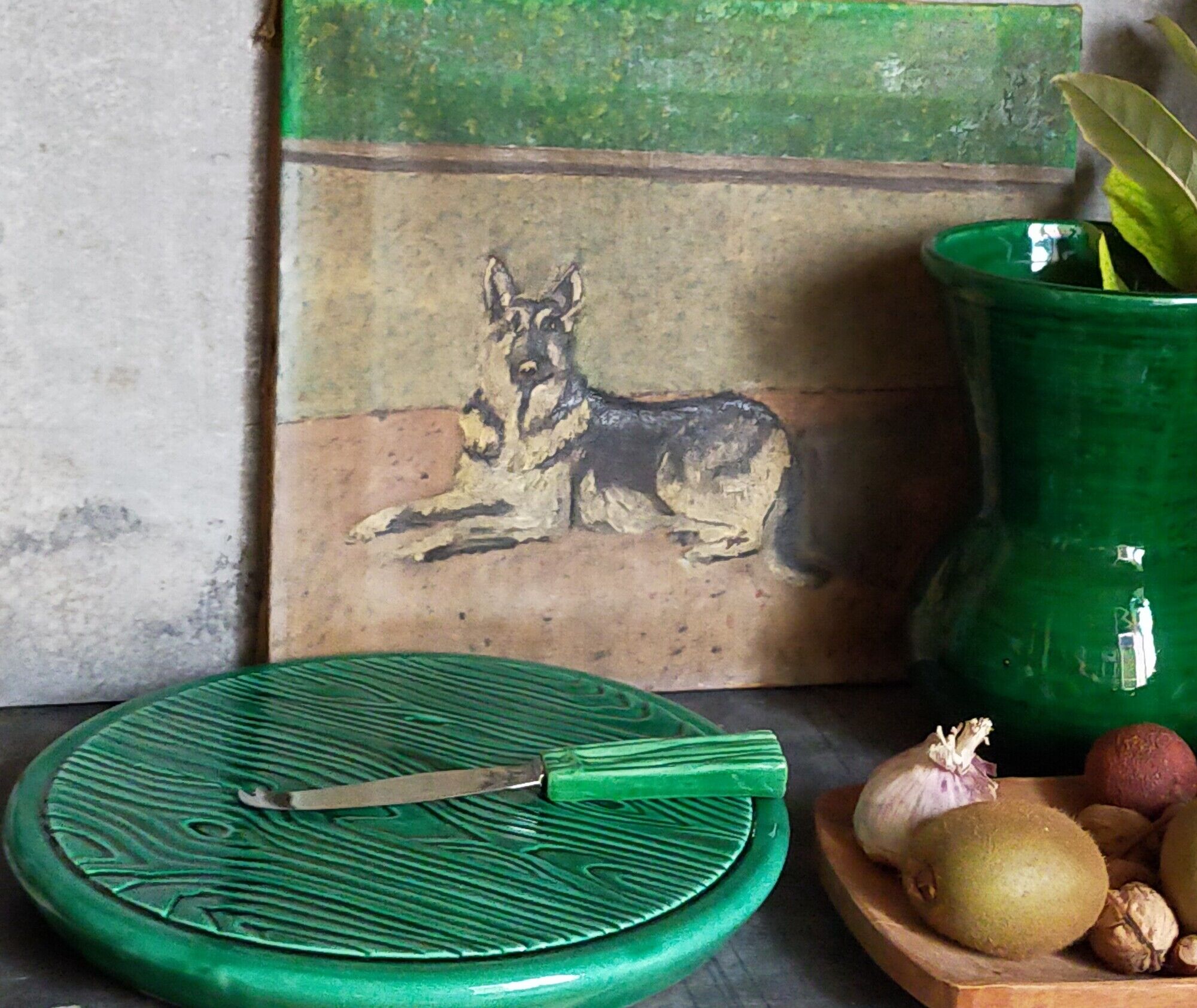 Cheese platter in antique faux-bois slurry, and its matching knife