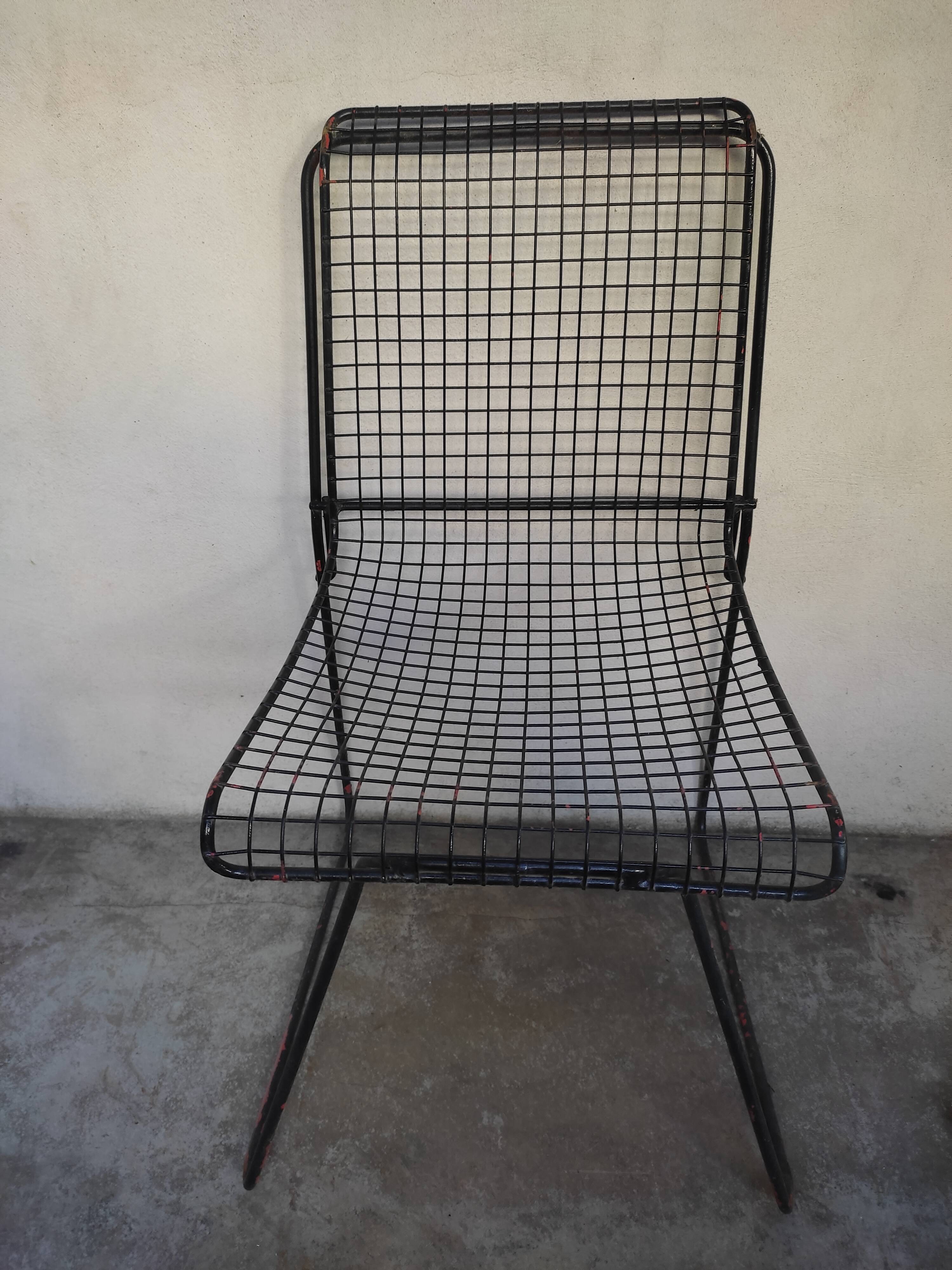 4 gridded metal chairs