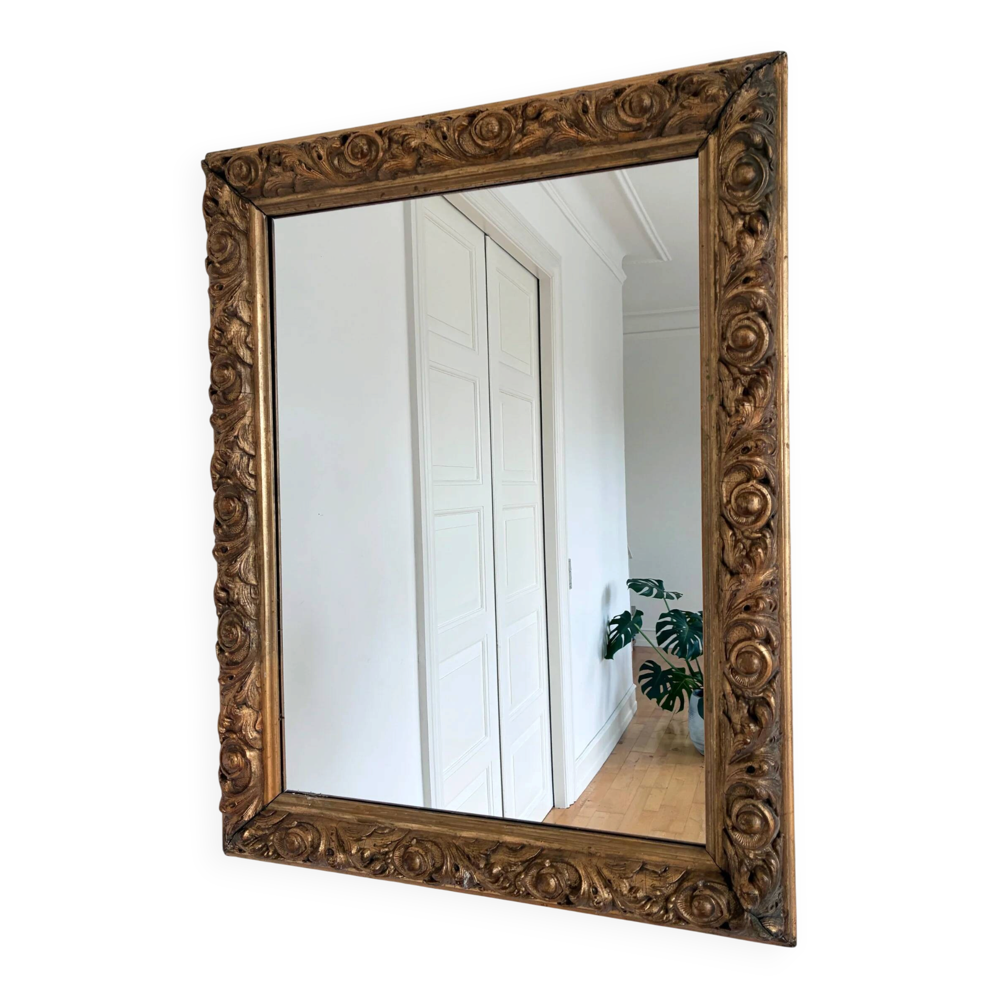 Miroir mural en bois doré antique français en or