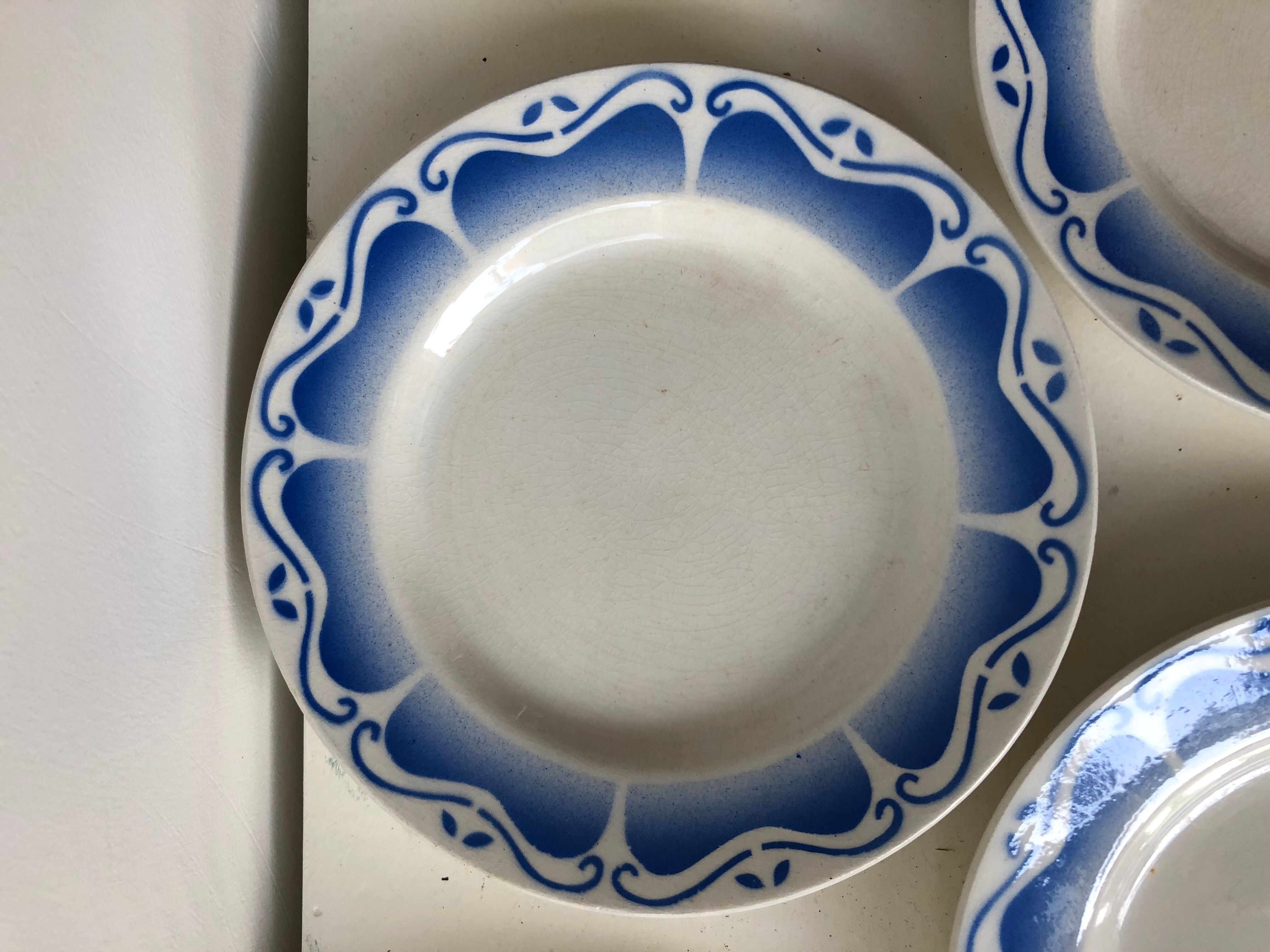 Set of 6 vintage dessert plates