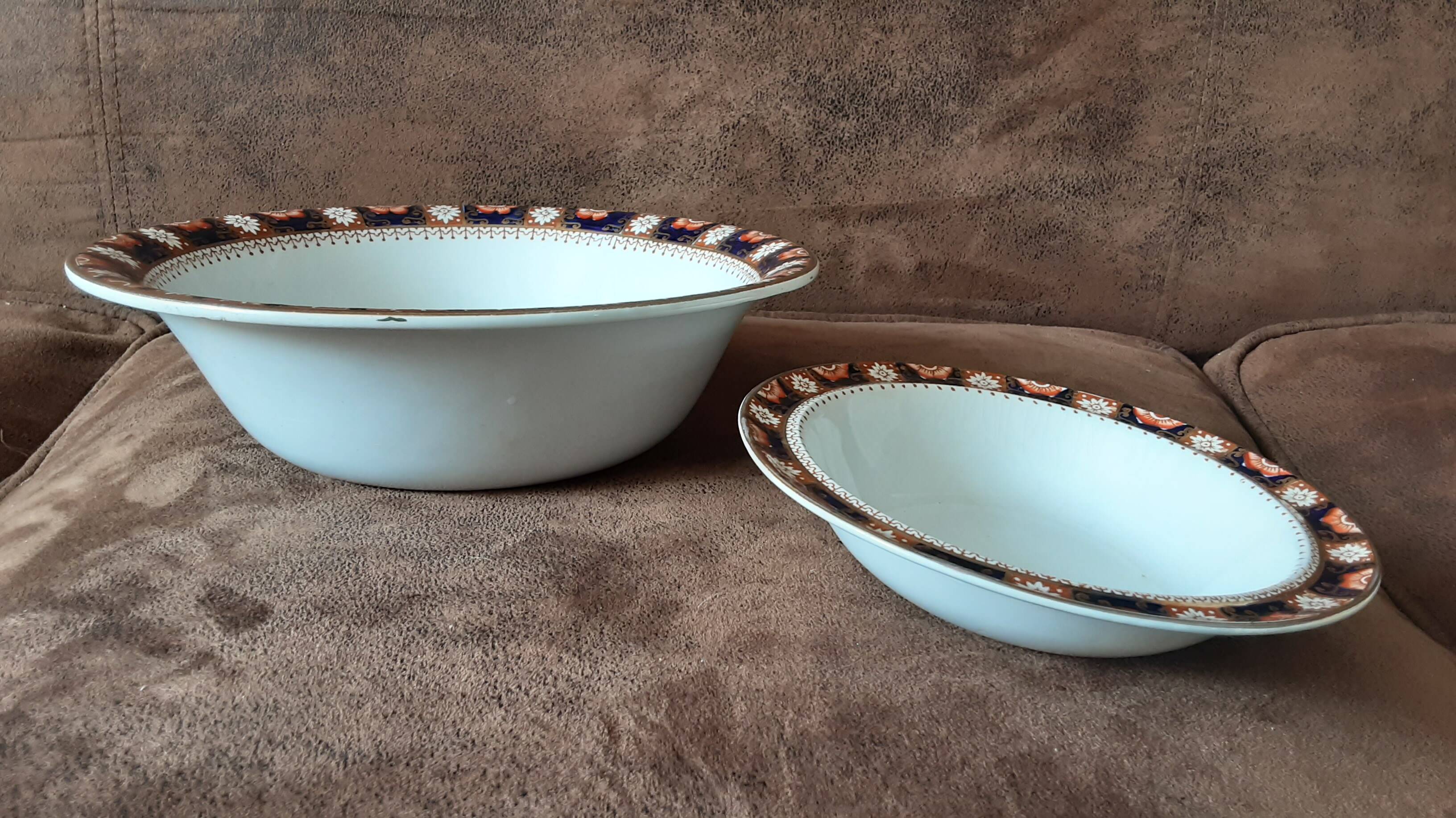 Bowl set and 6 cups England
