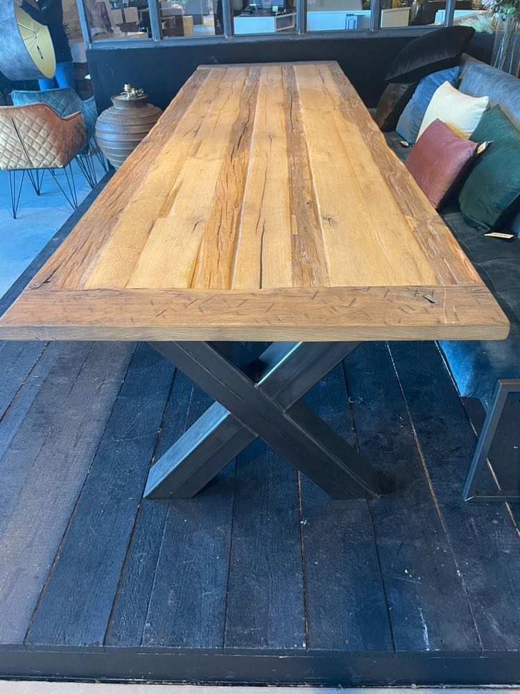 Table 350 x 100 cm chene and metal legs