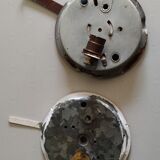 2 ceiling lights/globes