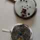 2 ceiling lights/globes