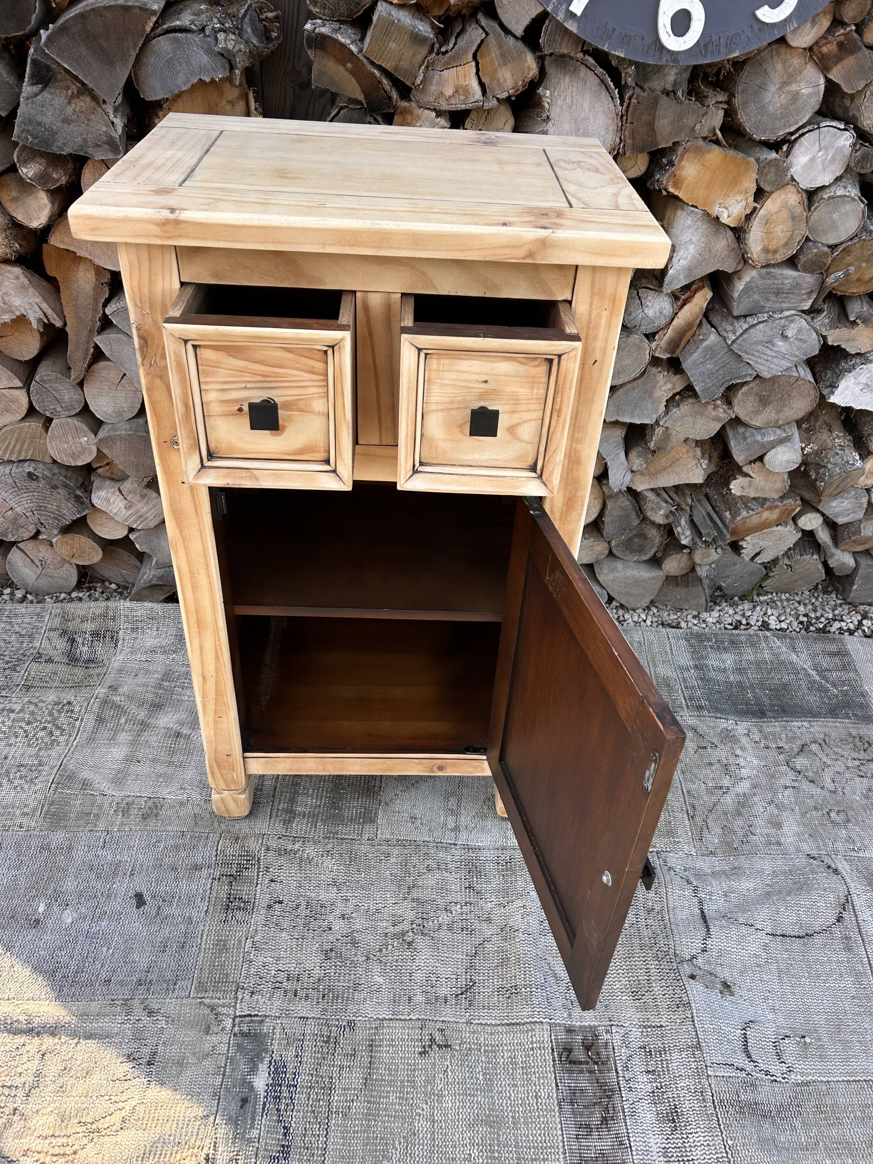 Meuble de rangement ancien bois