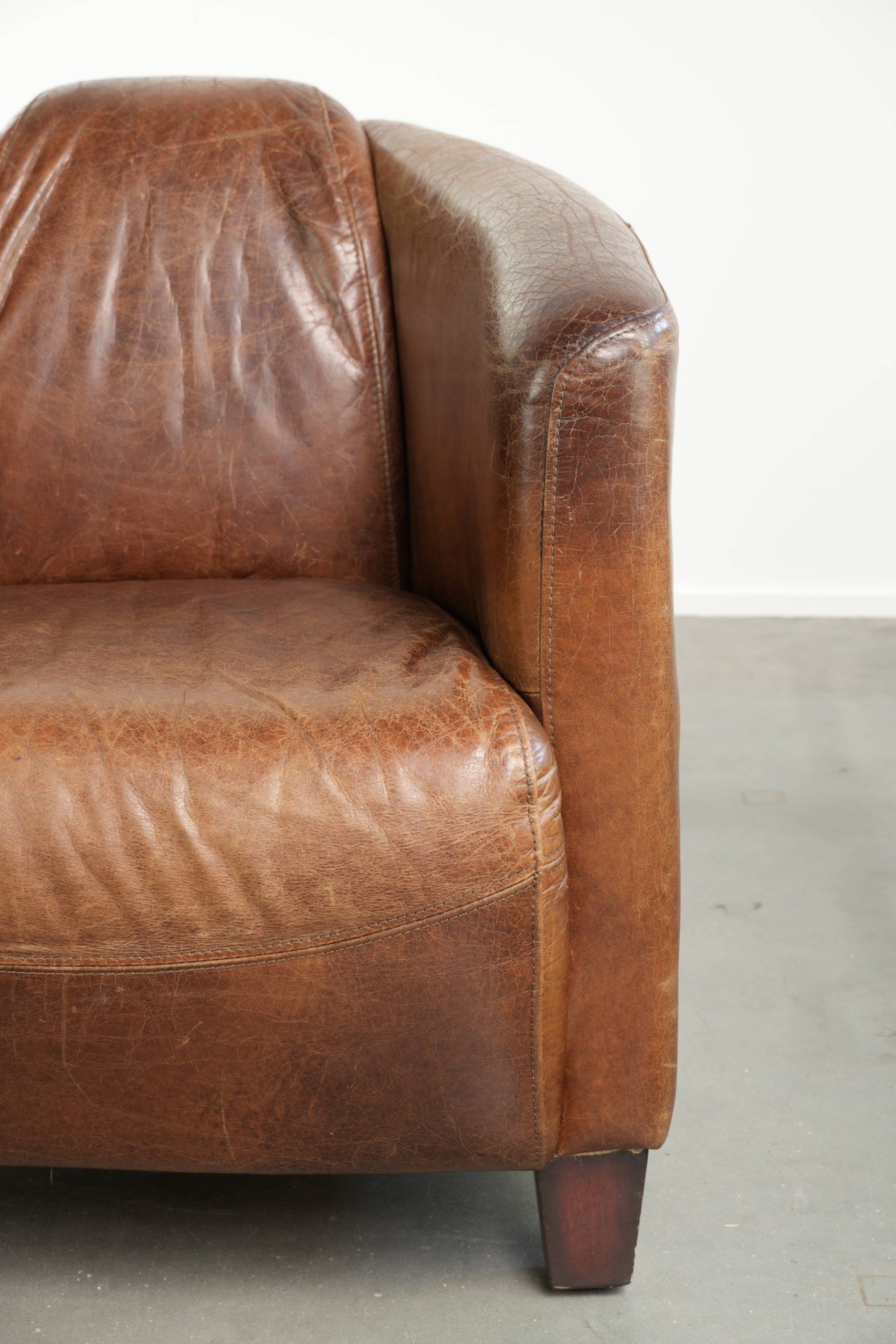 Fauteuil aviateur en cuir de vachette de couleur cognac