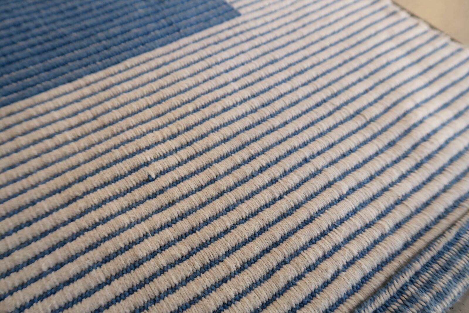 Tapis Vintage Dhurri Indien en Coton (141cm x 193cm), Années 1970, Élégance