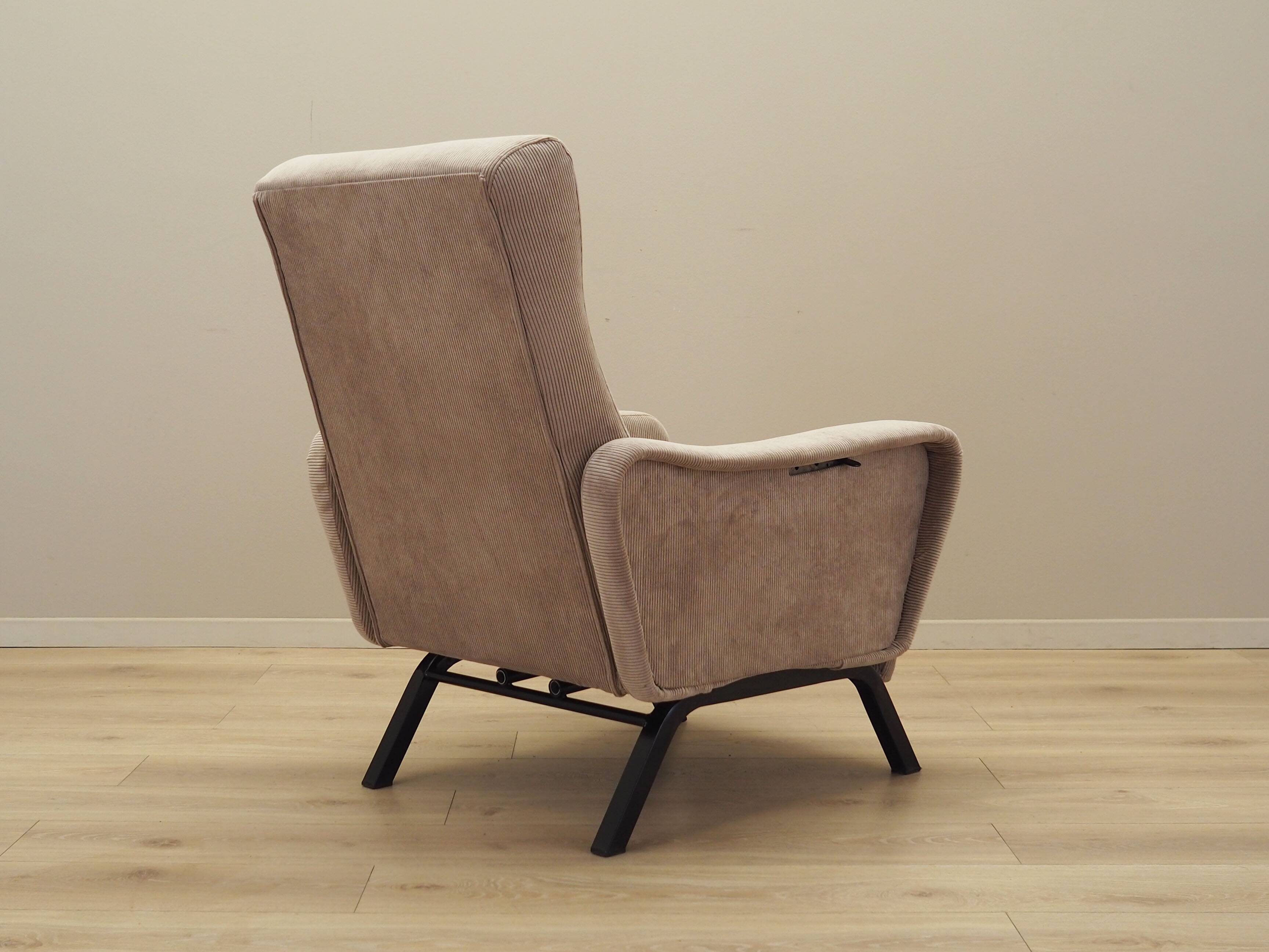 Adjustable armchair, Italian design, 1970s, production: Italy