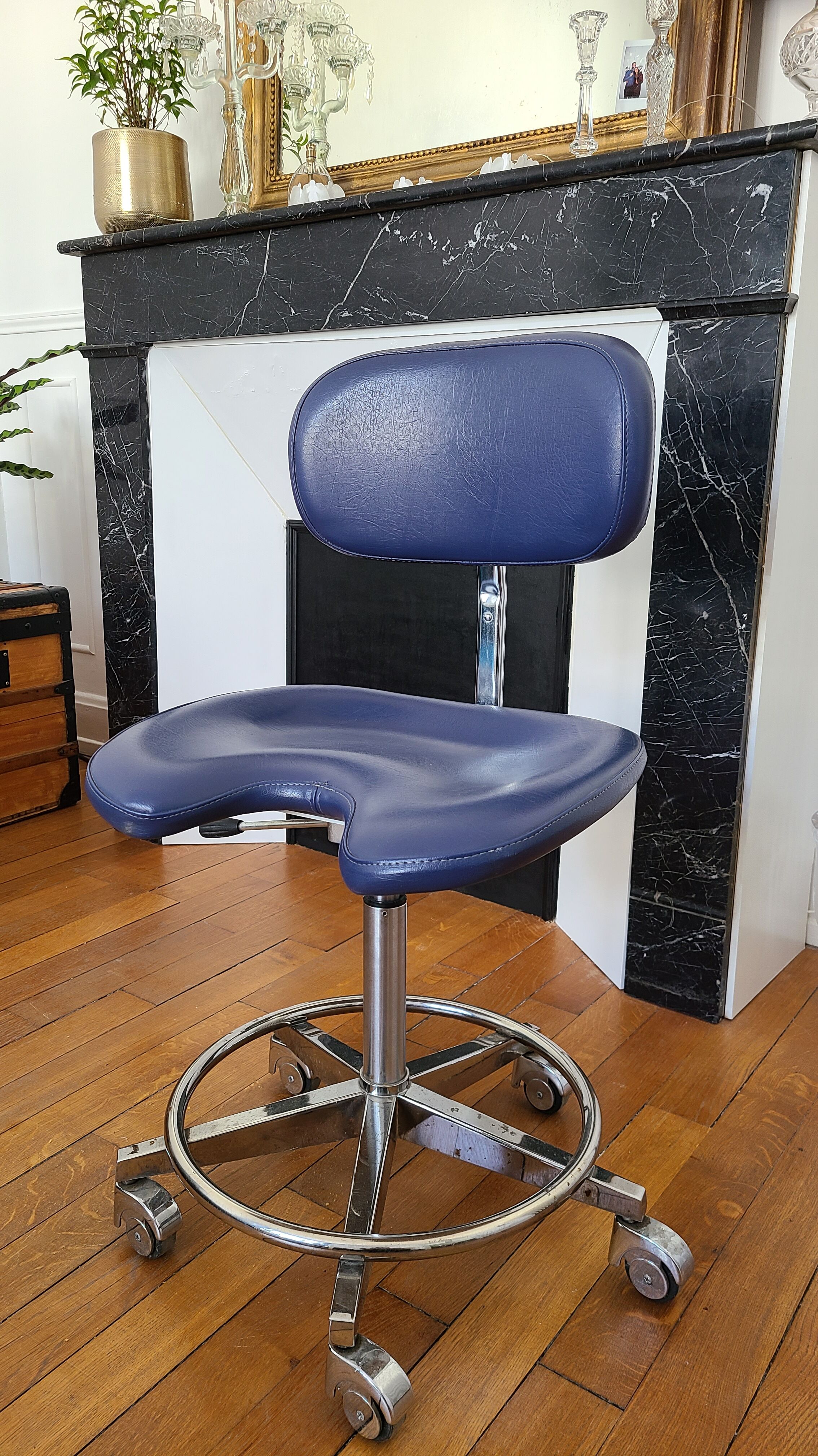 Fauteuil de dentiste en cuir vintage