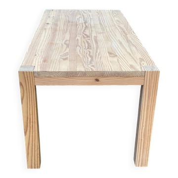 Table à manger rénovée en pin massif style scandinave brutaliste des années