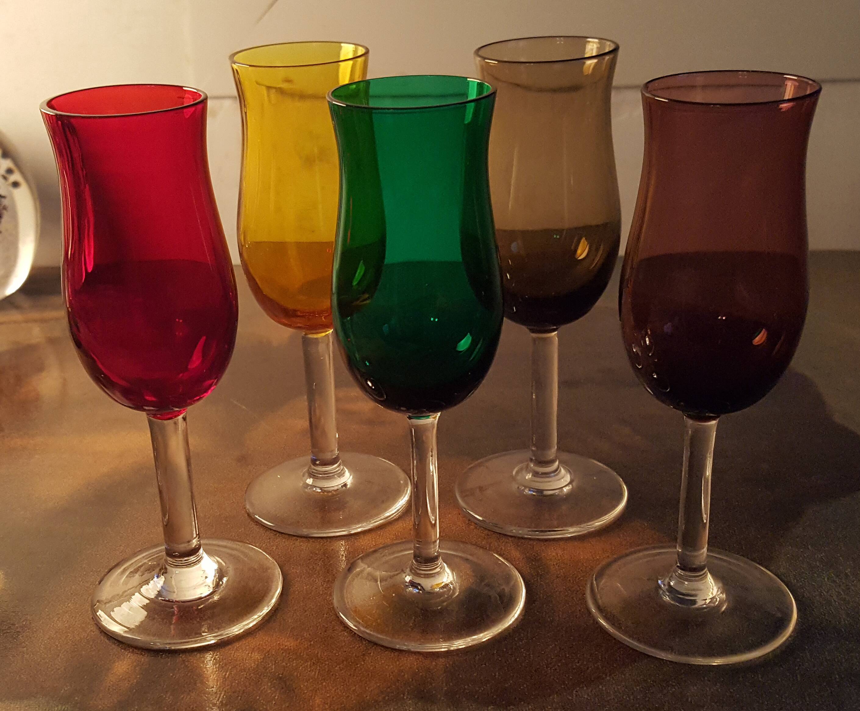 5 feet to liquor multicolor glass set