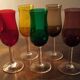 Ensemble de 5 verres à pieds à liqueur multicolor