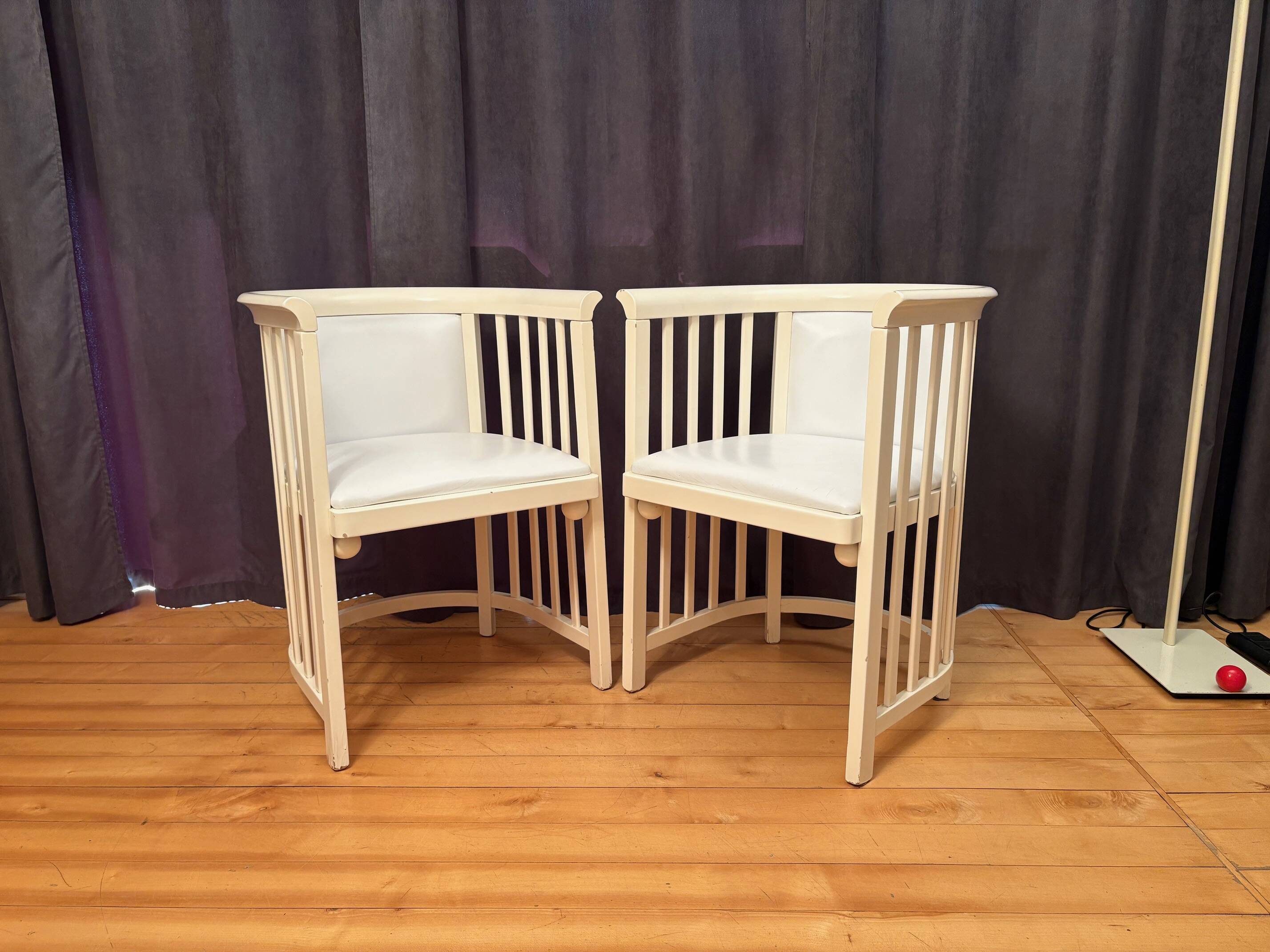 Pair of armchairs designed by Josef Hoffmann for Cabaret Fledermaus, Austri