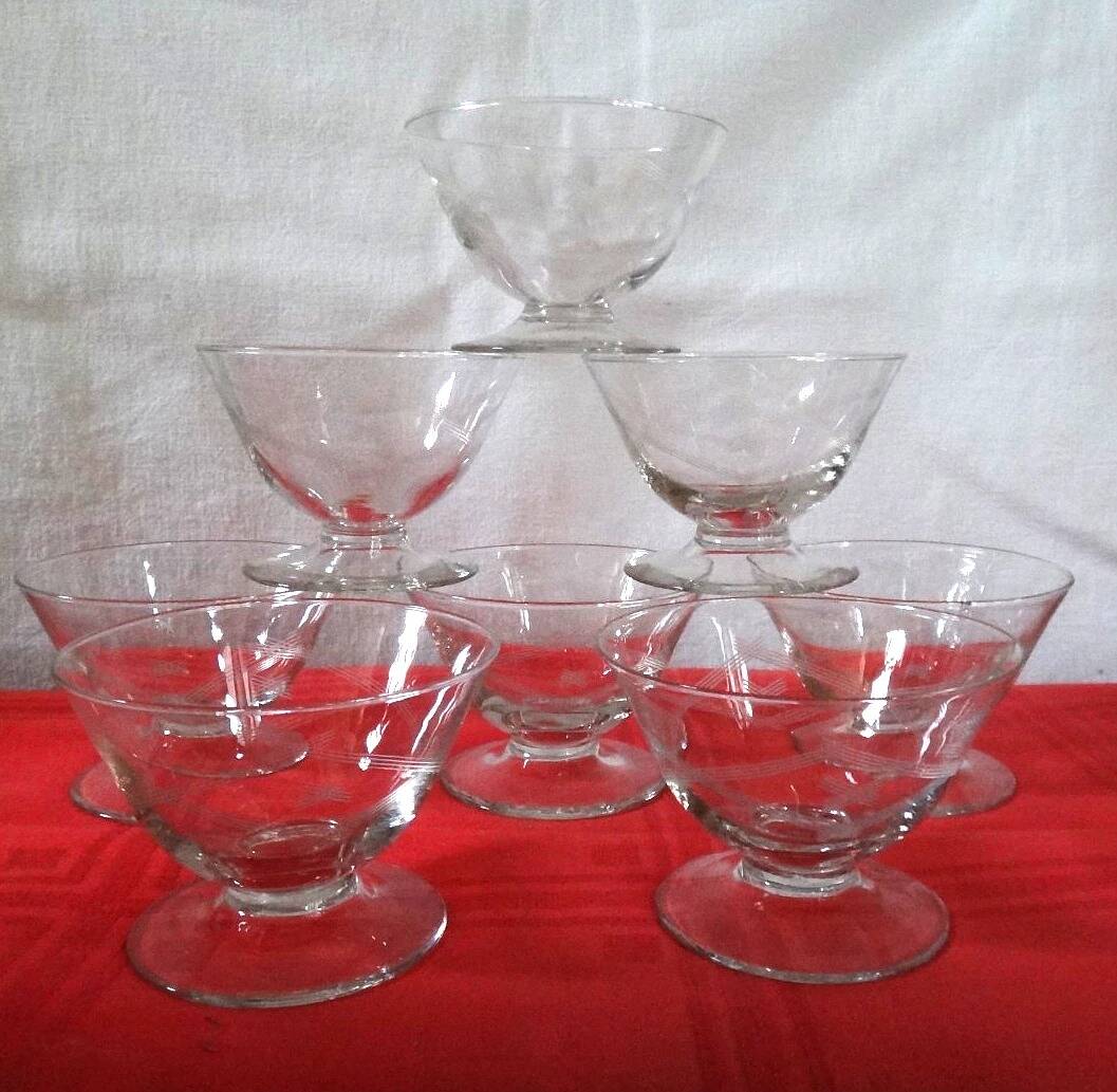 8 crystal champagne coupes