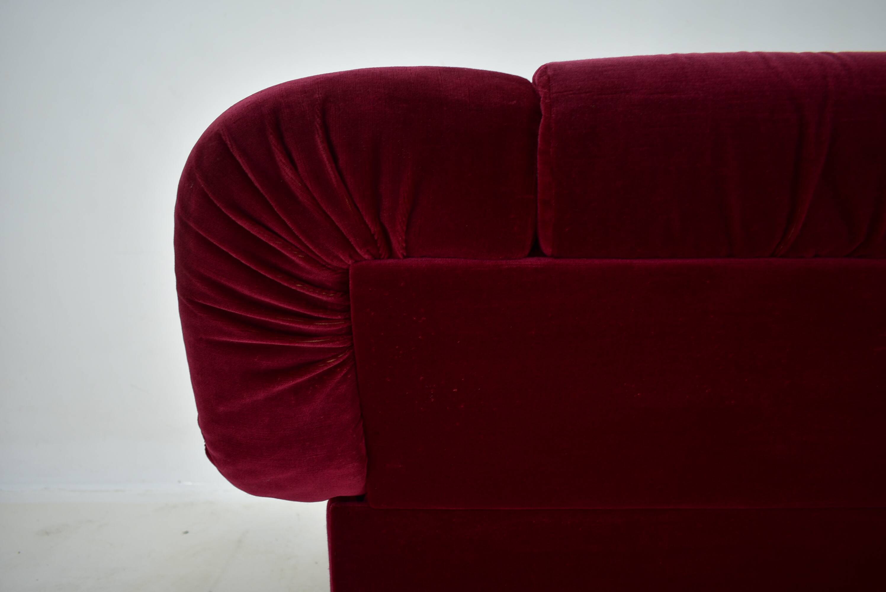 Two-seater canapé, rare from the 1970s, Italy.