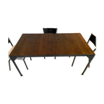 Table à manger industrielle en bois