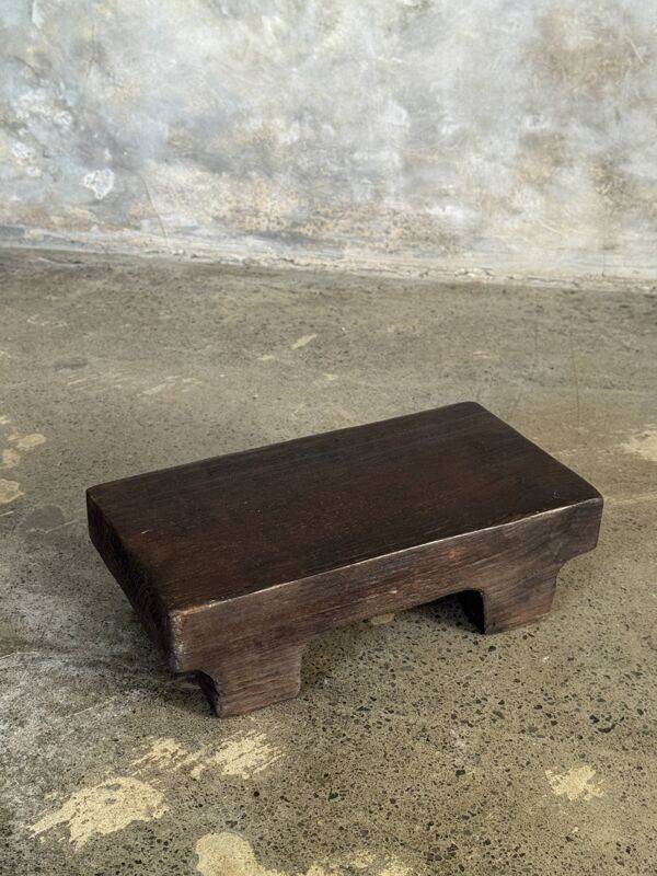 Petit stool, tabouret d'appoint en teck massif noir wabi-sabi L30 l8,5 H6