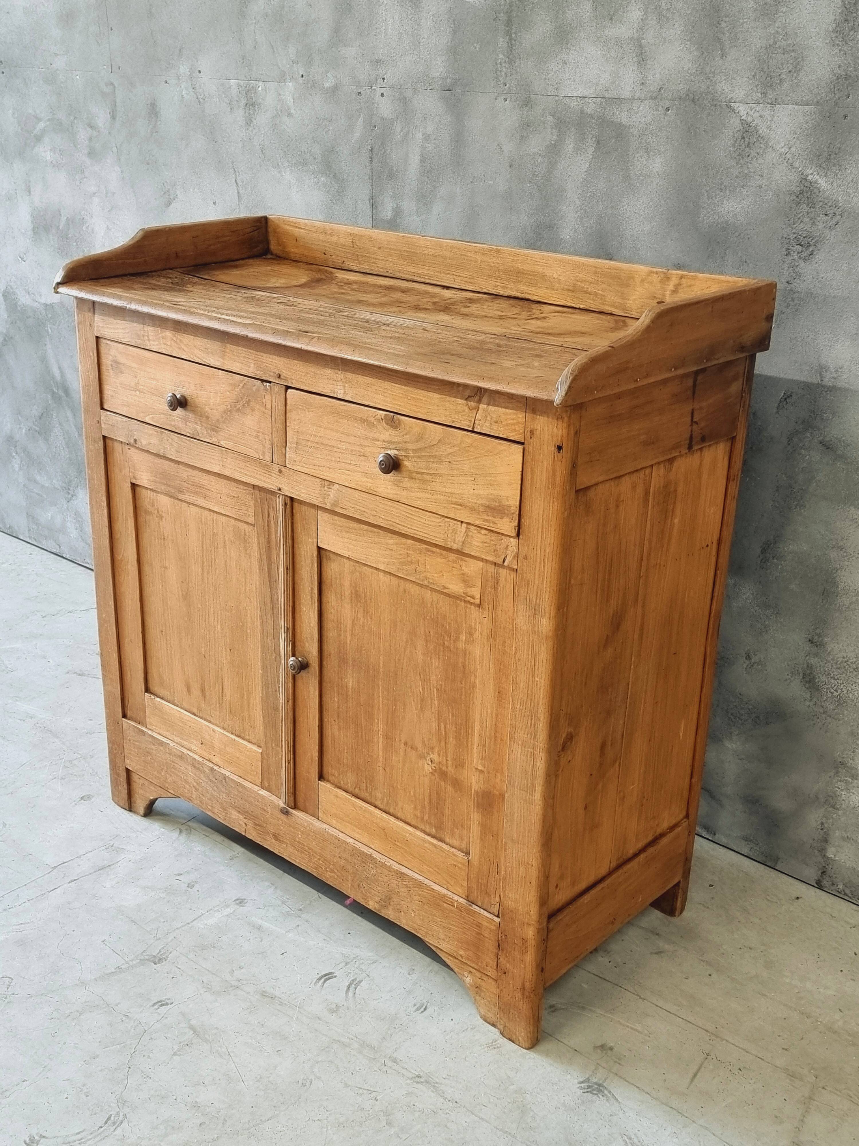 Commode ancienne de campagne française