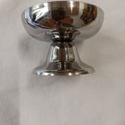Set of 6 small ice cream bowls by Guy Degrenne in stainless steel with 6 spoons.