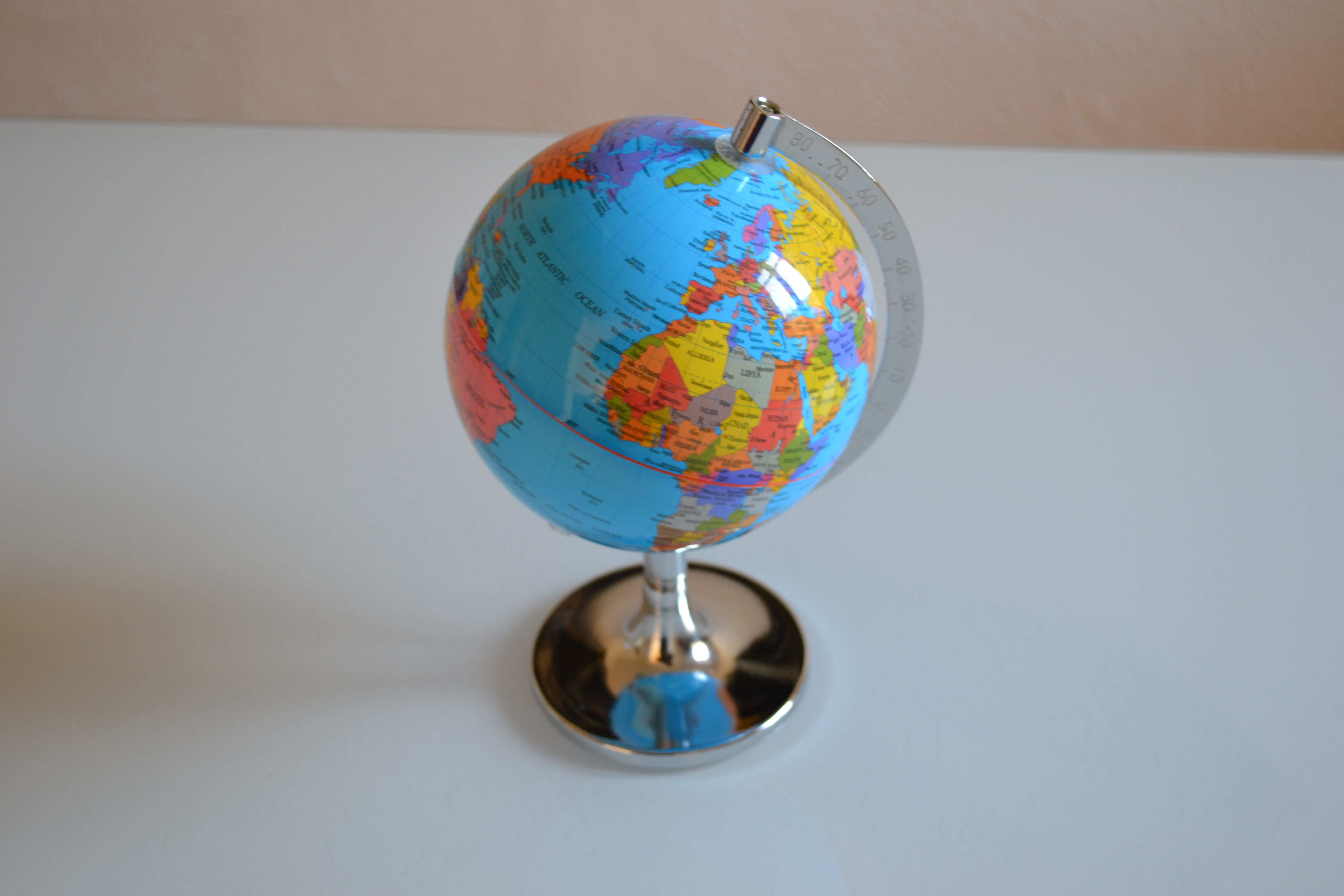Globe vintage foot tulip