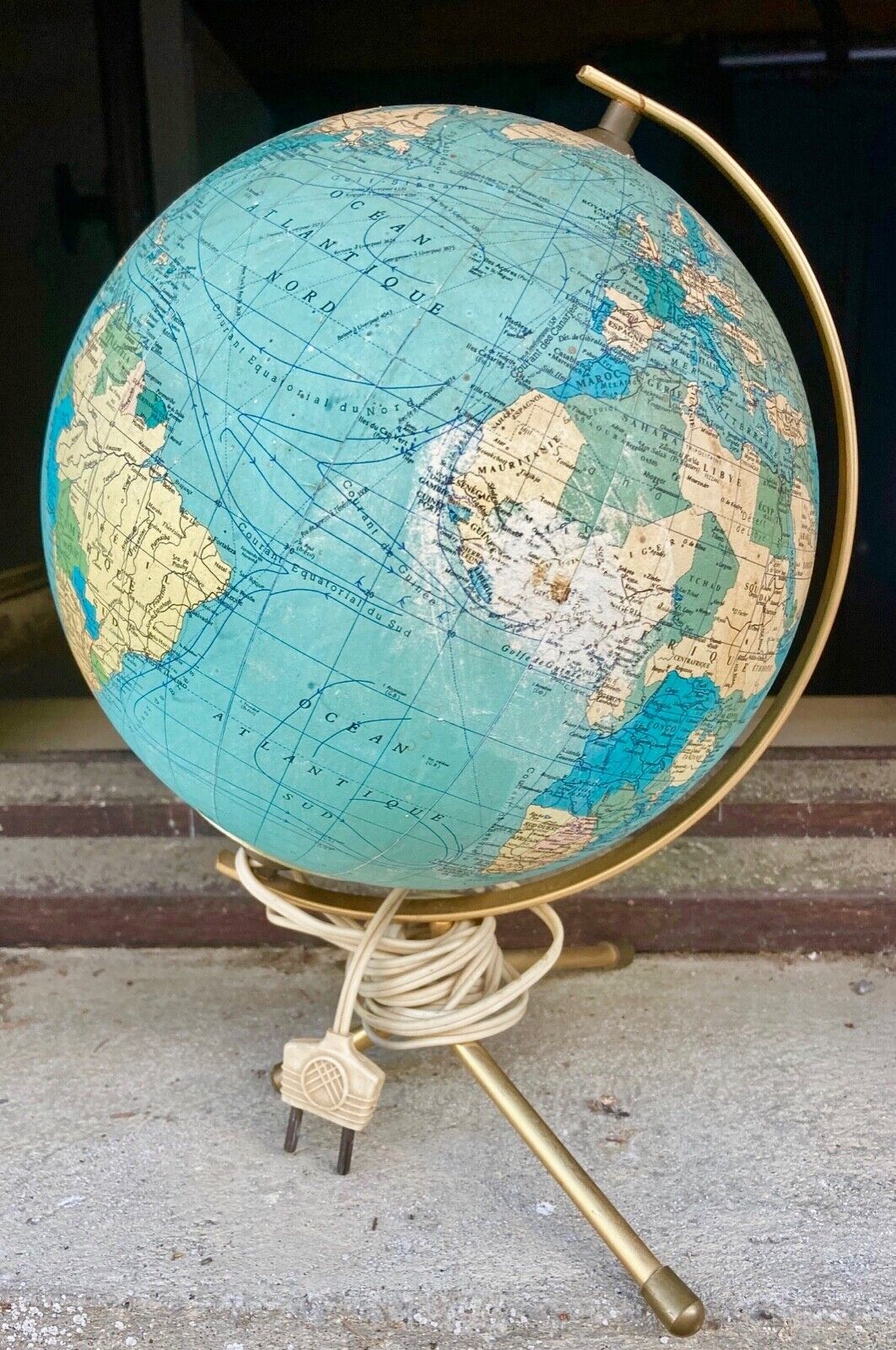 Globe terrestre mappemonde ancienne verre lumière design vintage 1970