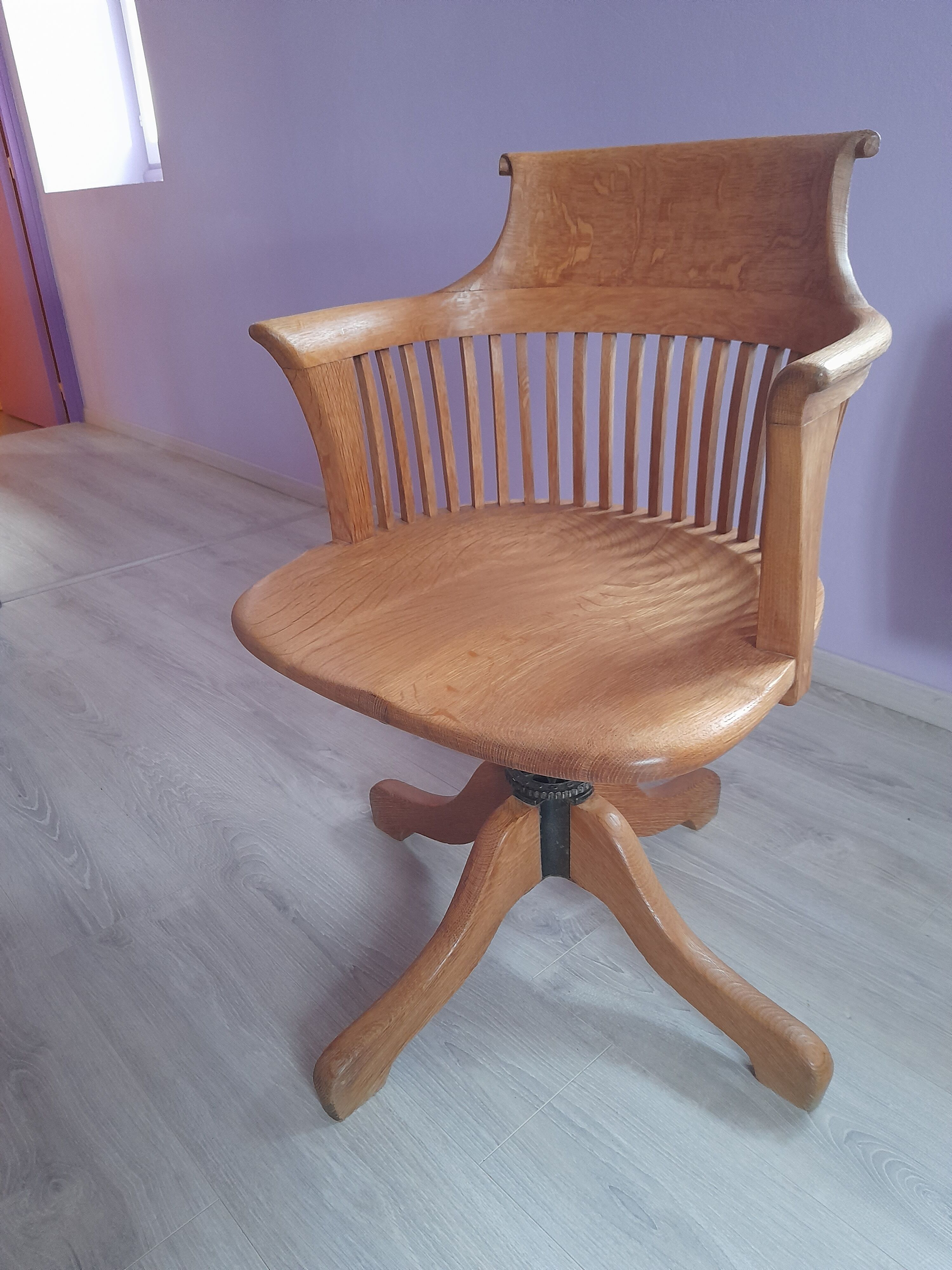 Fauteuil de bureau pivotant dit " américain " époque  1930/40