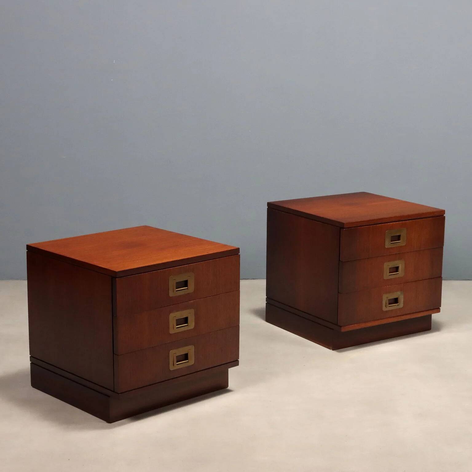 Paire de tables de chevet vintage design Ico Parisi Italie années 1960