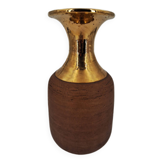 Vase in raw chamotte sandstone enameled with gold, Italy, Bitossi for Raymor, circa 1960/1970