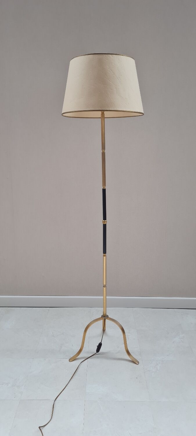Tripod floor lamp in brass and bakelite 1950