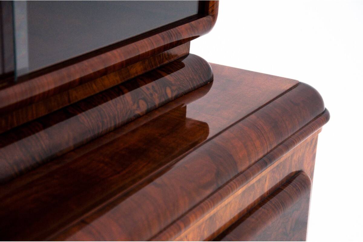 Art Deco style display cabinet, 1940s, Poland.