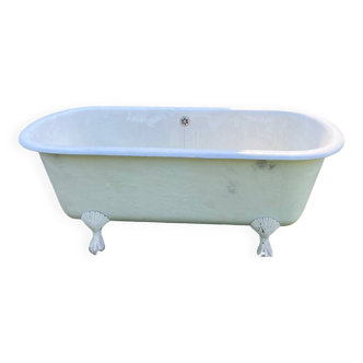 Enameled cast iron bathtub