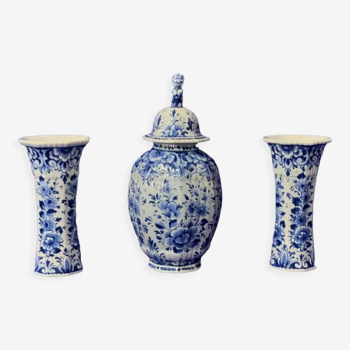 Delft Blue Cabinet Set | Vases | Old Delft