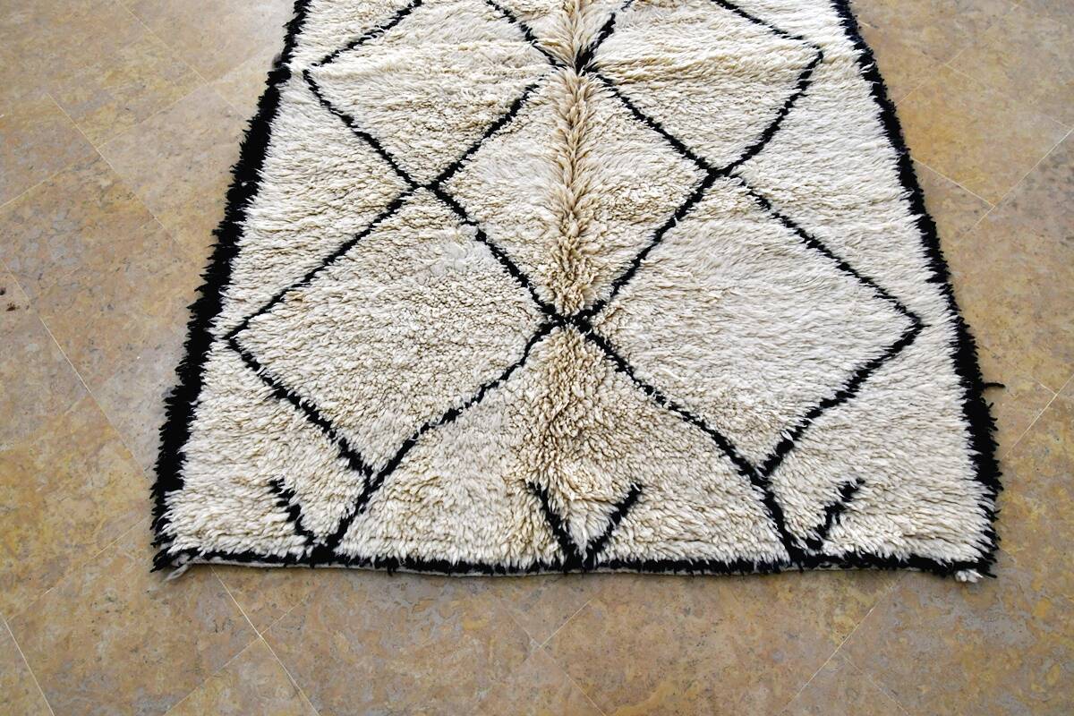 Berber carpet Beni Ouarain white 230 x 140 cm