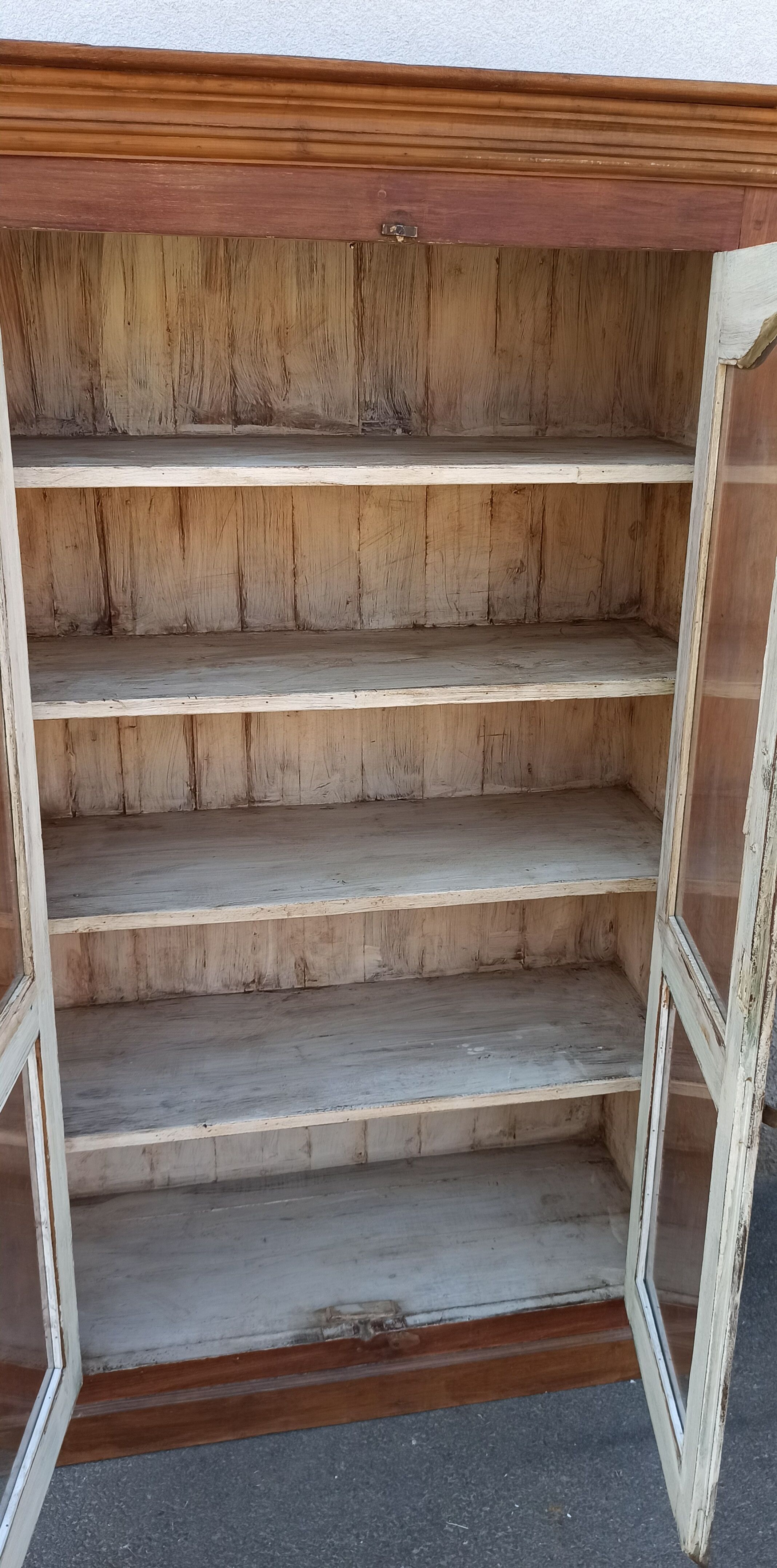 Glazed wooden cabinet