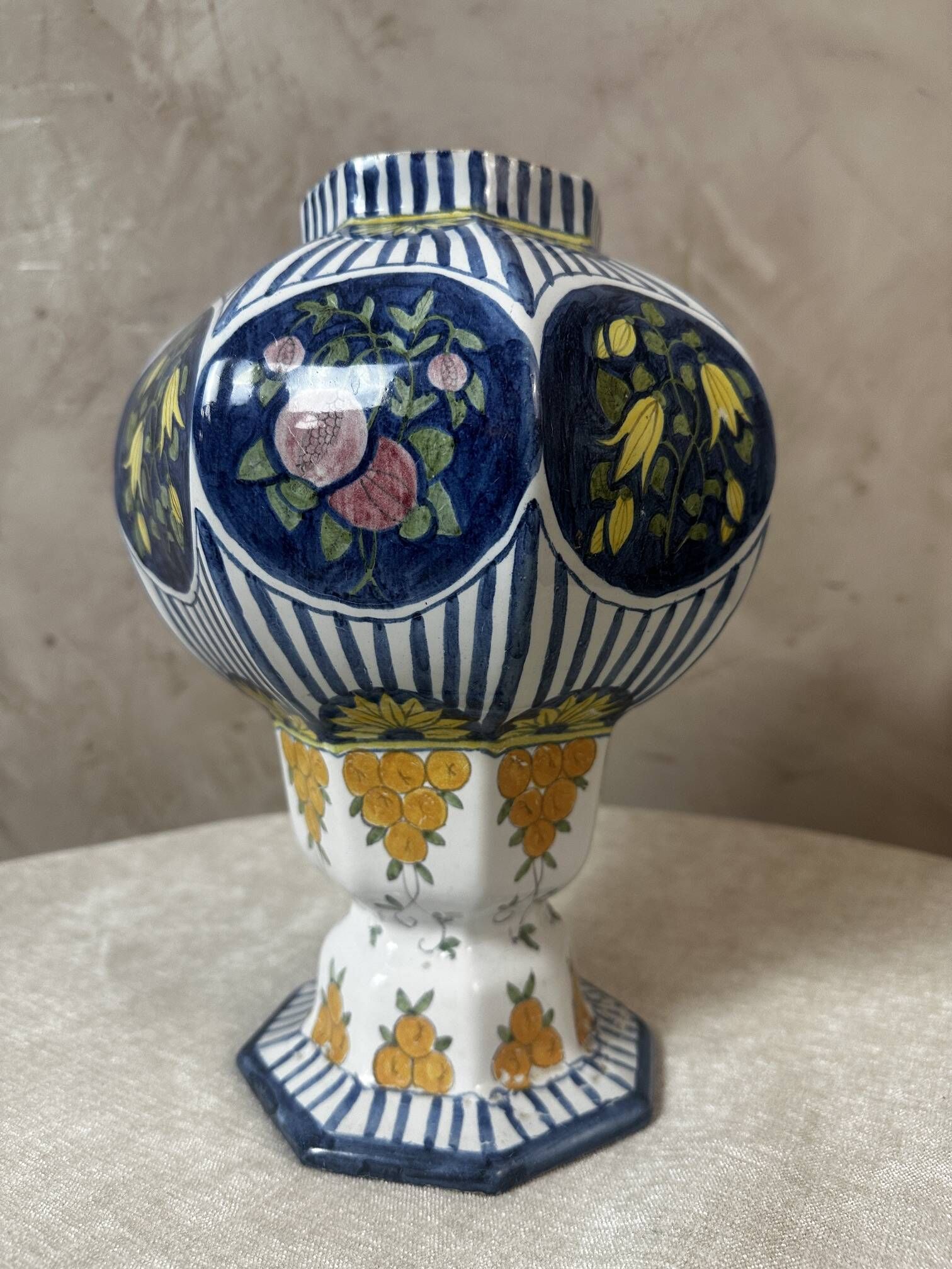 Polychrome vase 1925