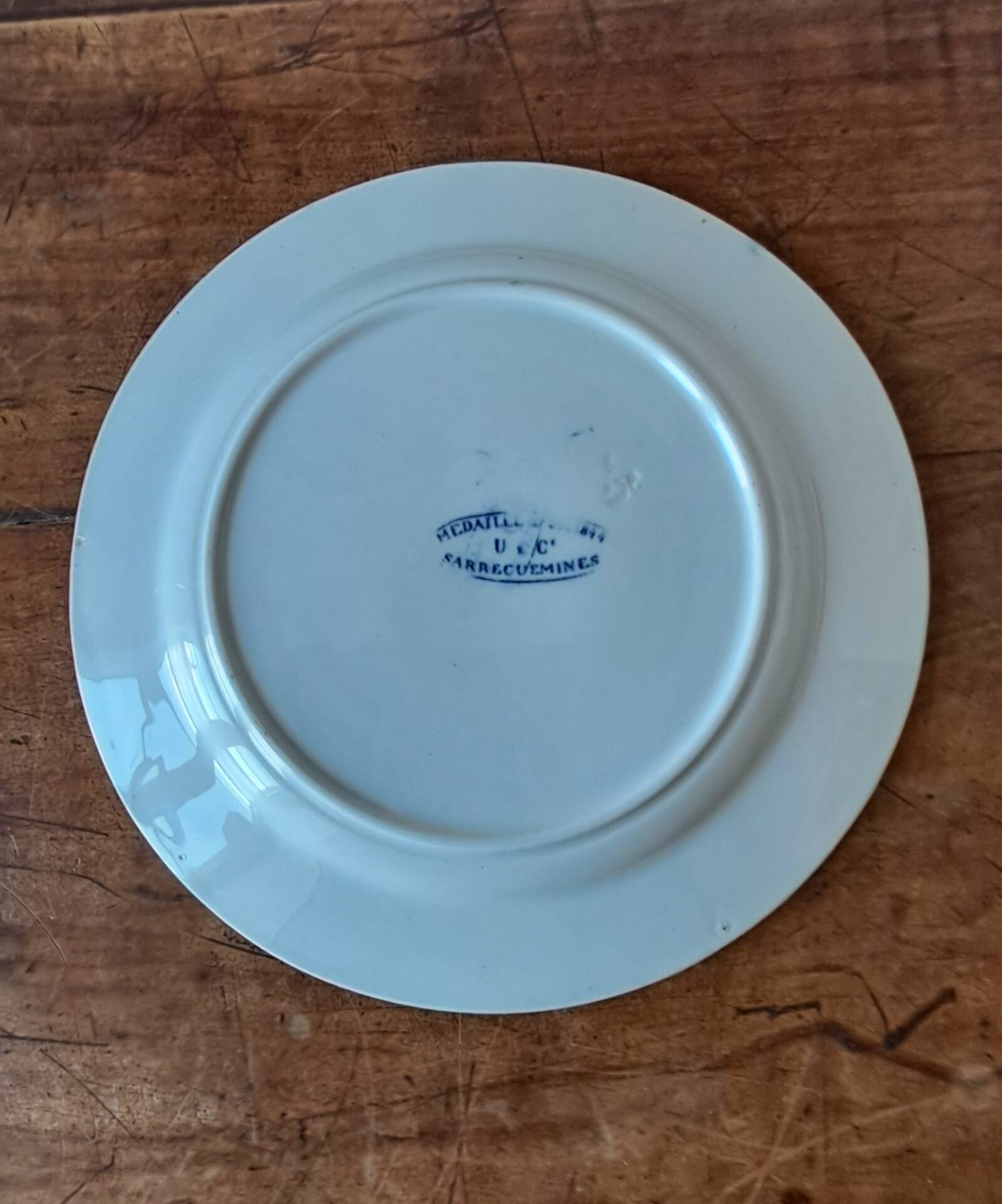 Orientalist plate U&C Sarreguemines. Gold medal 1844