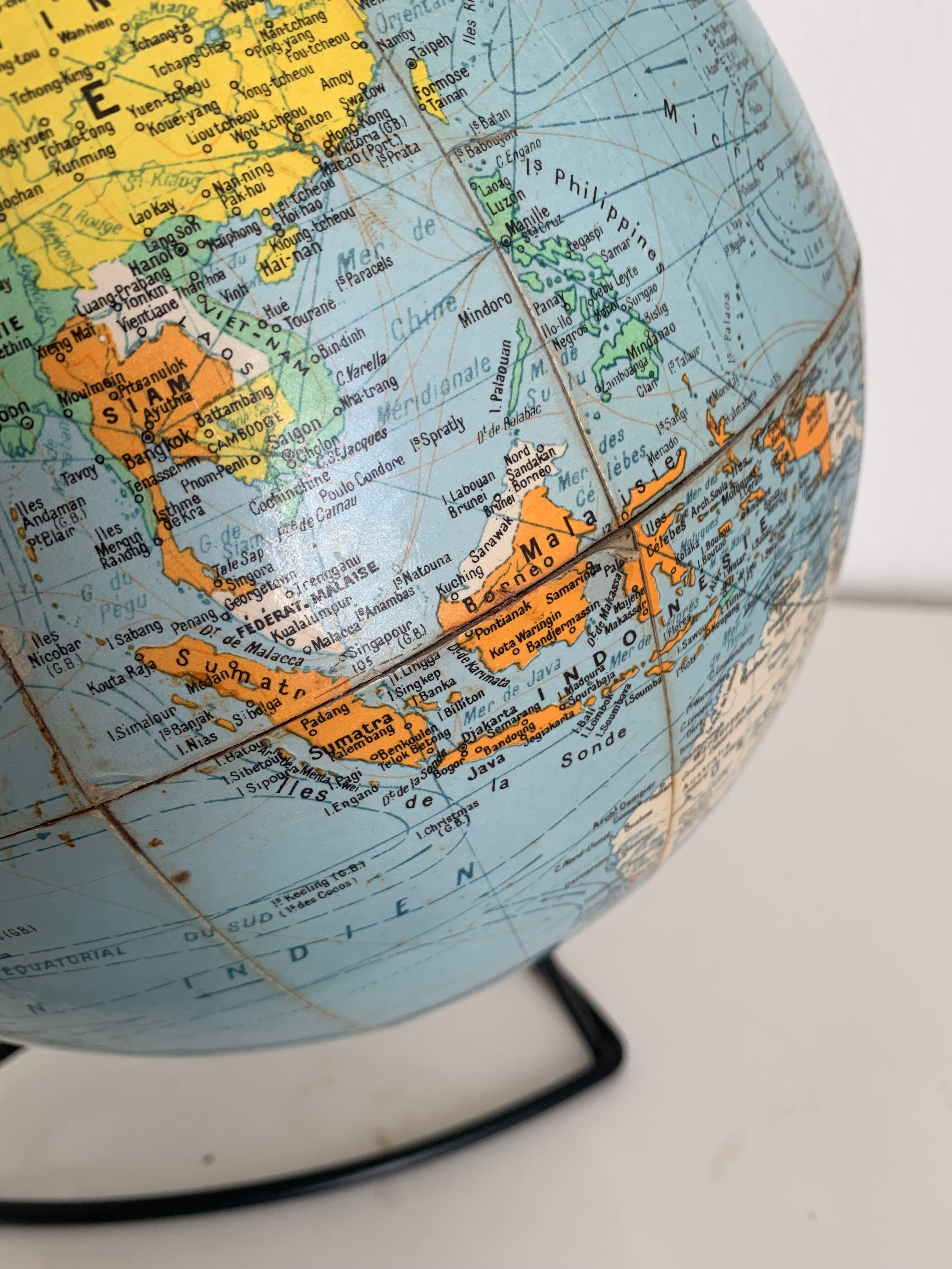 Vintage 1960 Girard Barrère world map globe - 33cm