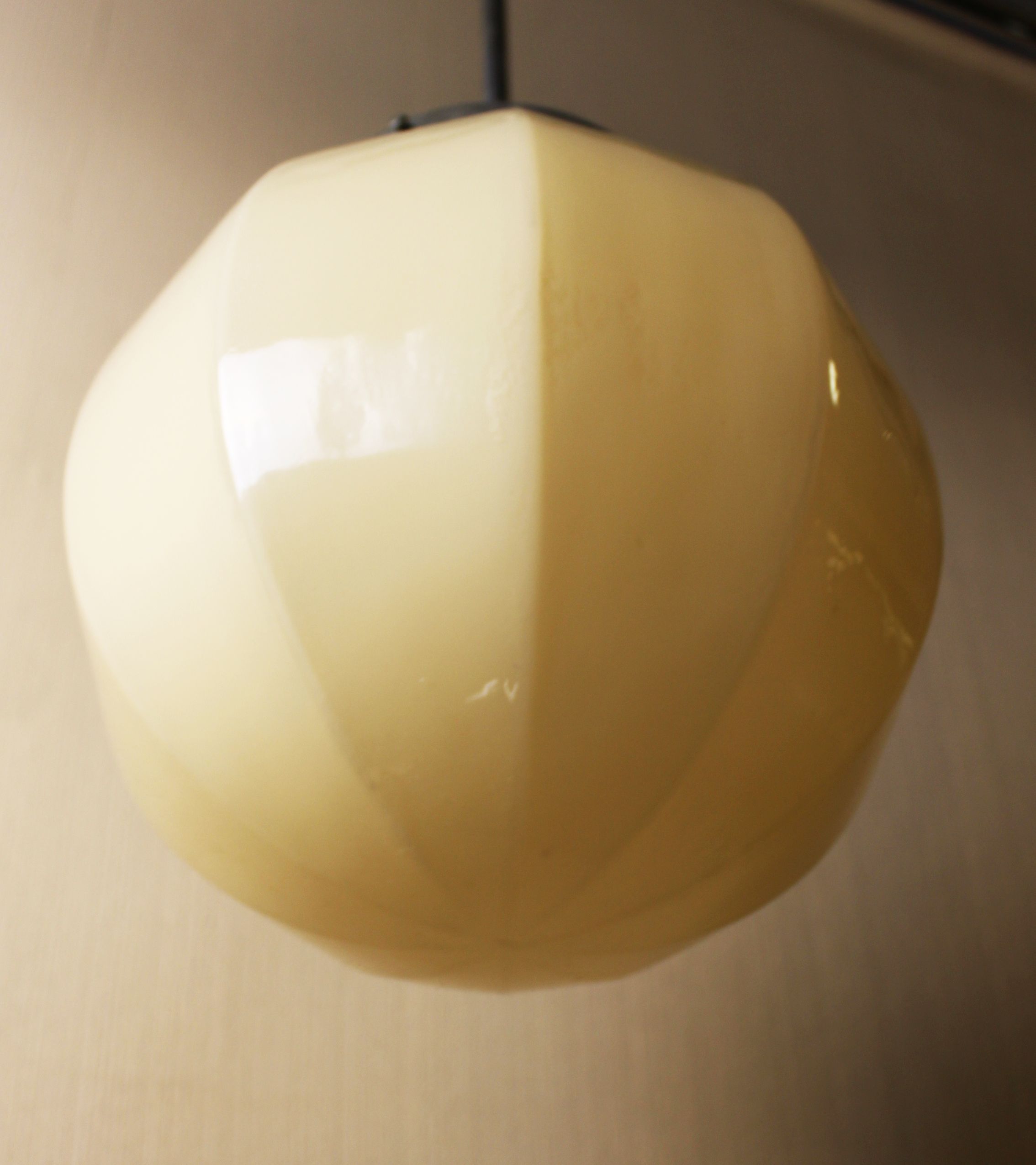 Suspension ball with 10 faces art deco, opaline, 30's.