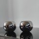 Paire de bougeoirs / photophores boules en céramique argentée effet mi