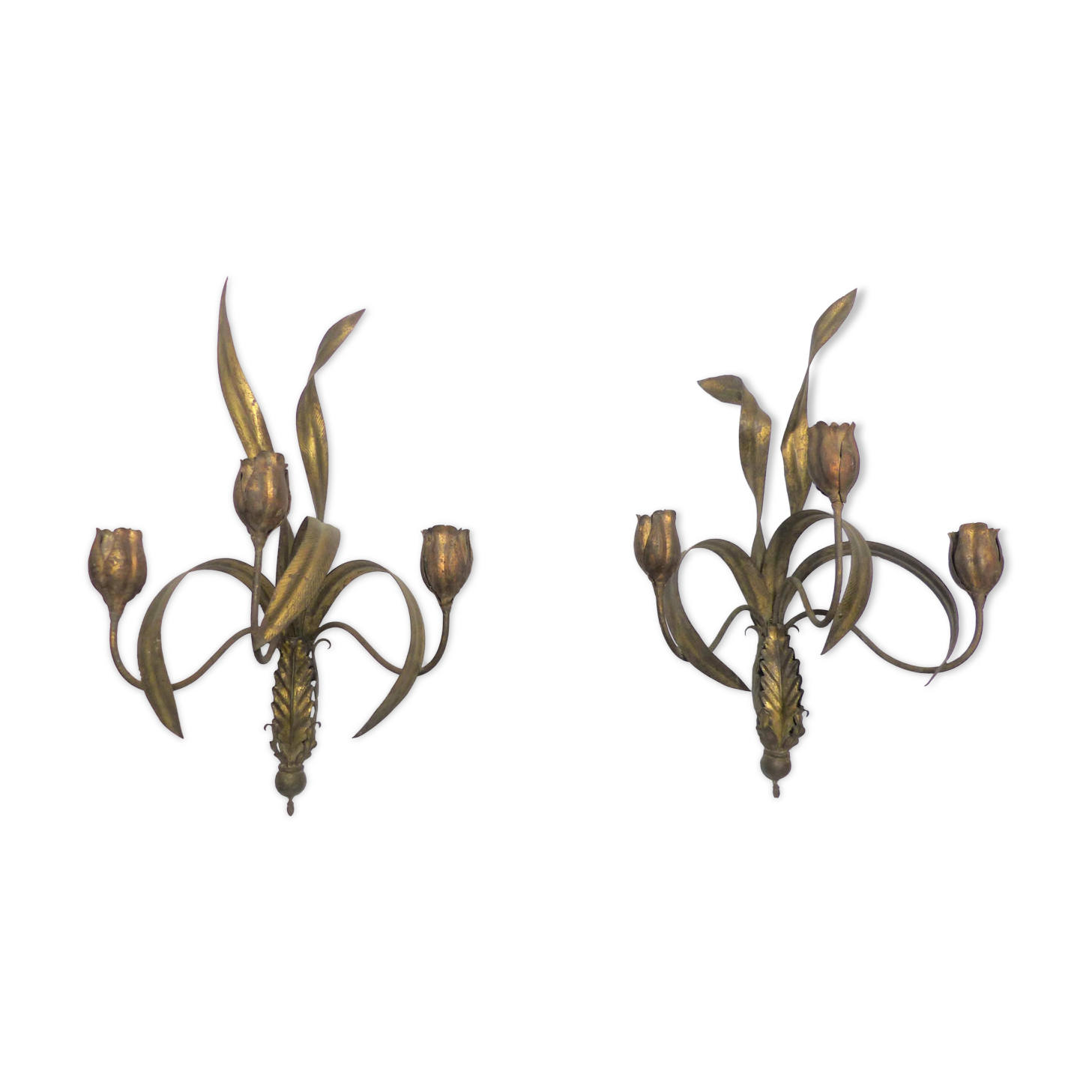Pair of wall lights with foliage and tulips