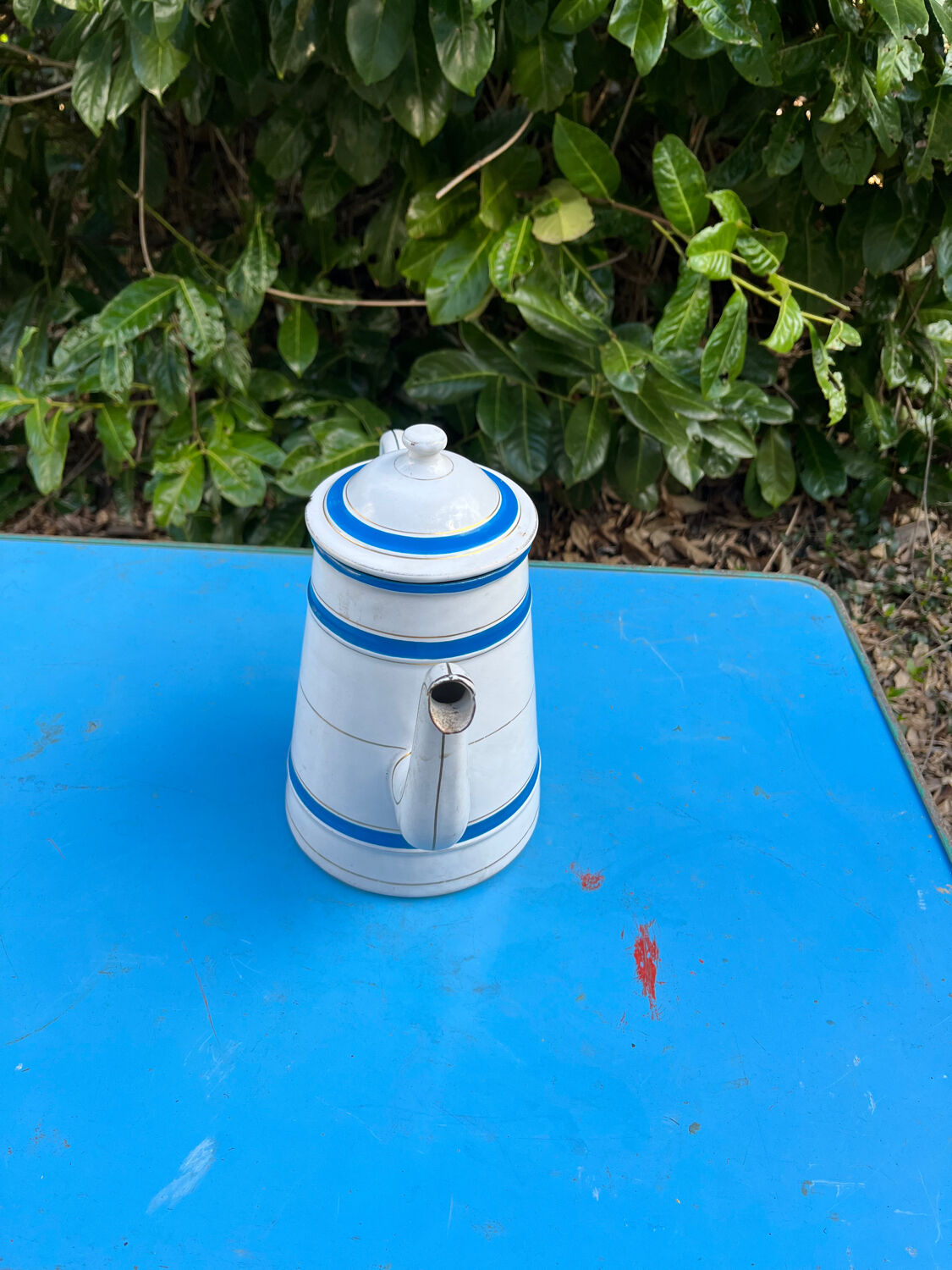 Enamelled coffee maker