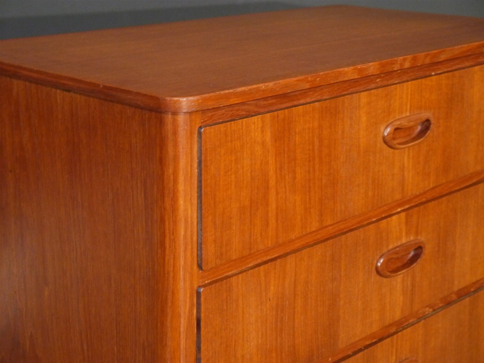 Commode scandinave en teck