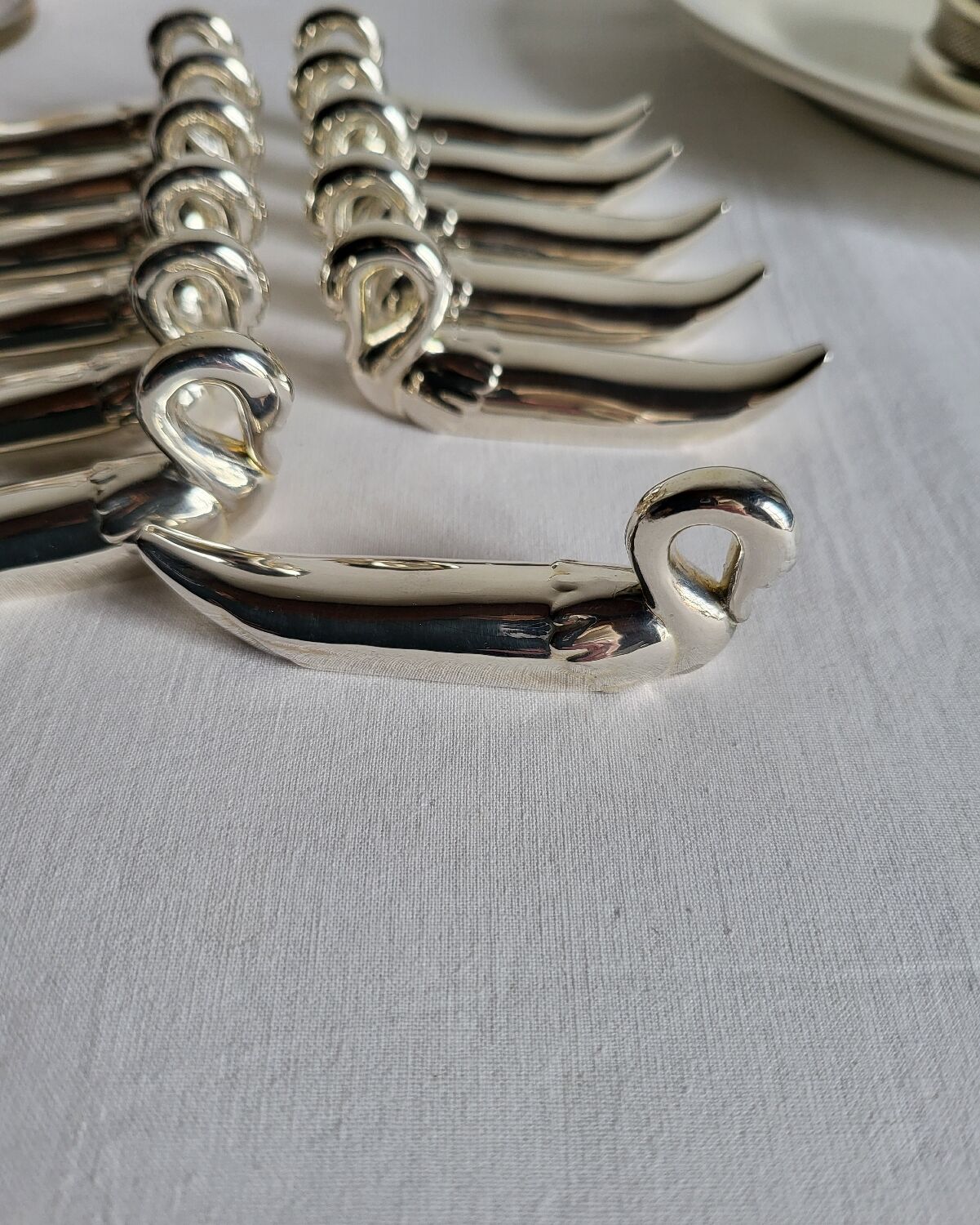 12 Silver-Plated Swan Knife Holders