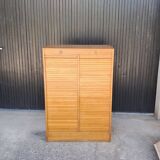 Curtain cabinet